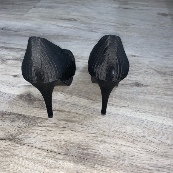 BCBG Heels - Size 7.5 - Picture 4 of 14